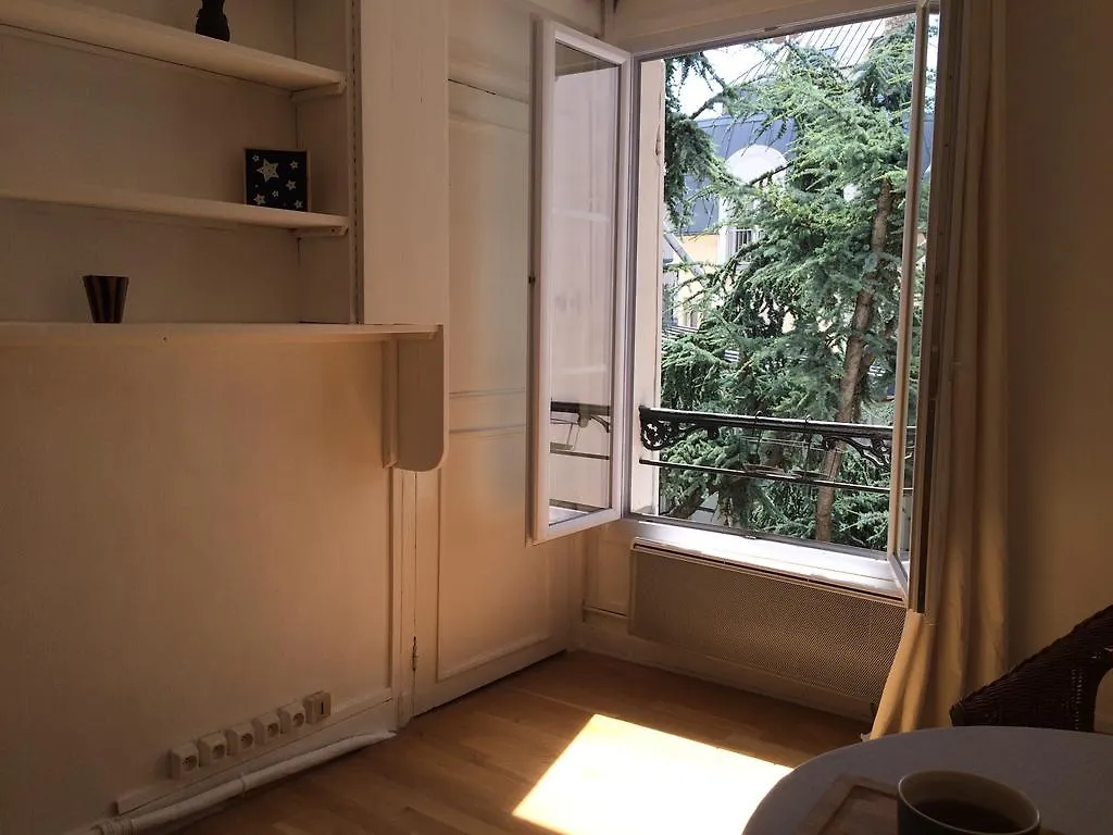 Du Mont Tonnerre Apartment *